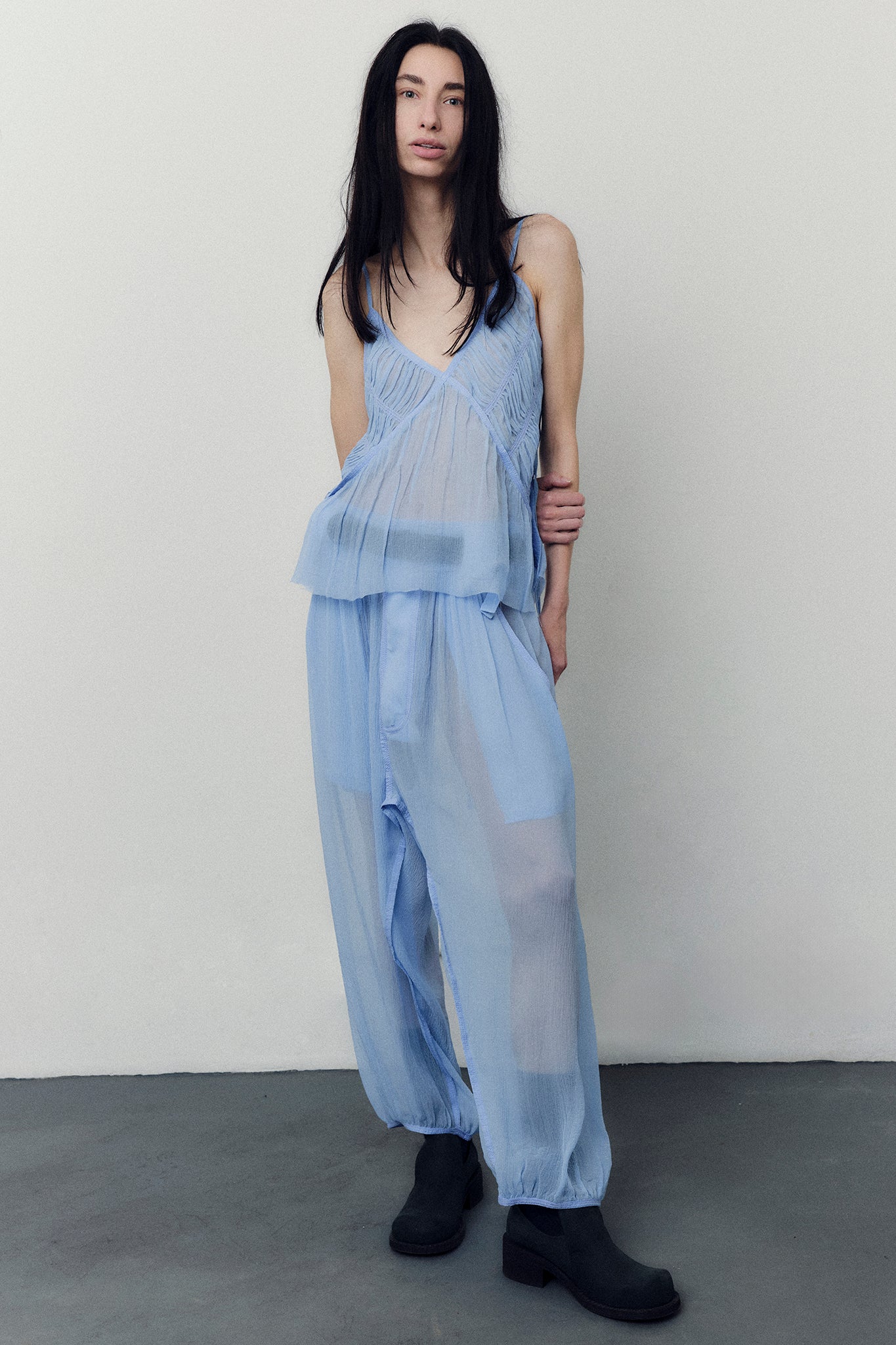 Top Decote V Drapeado em Seda Chiffon - Azul