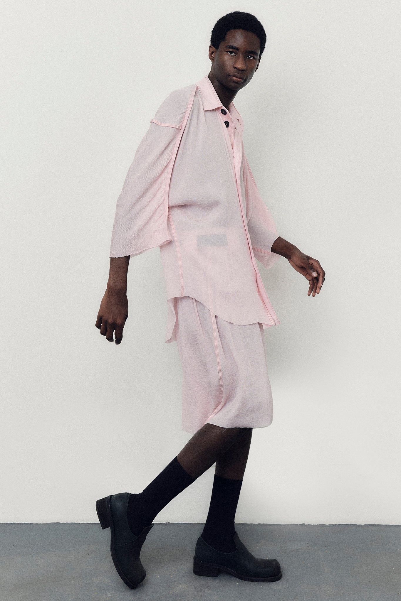 Bermuda com Franzidos em Seda Texturizada - Rosa Pêssego