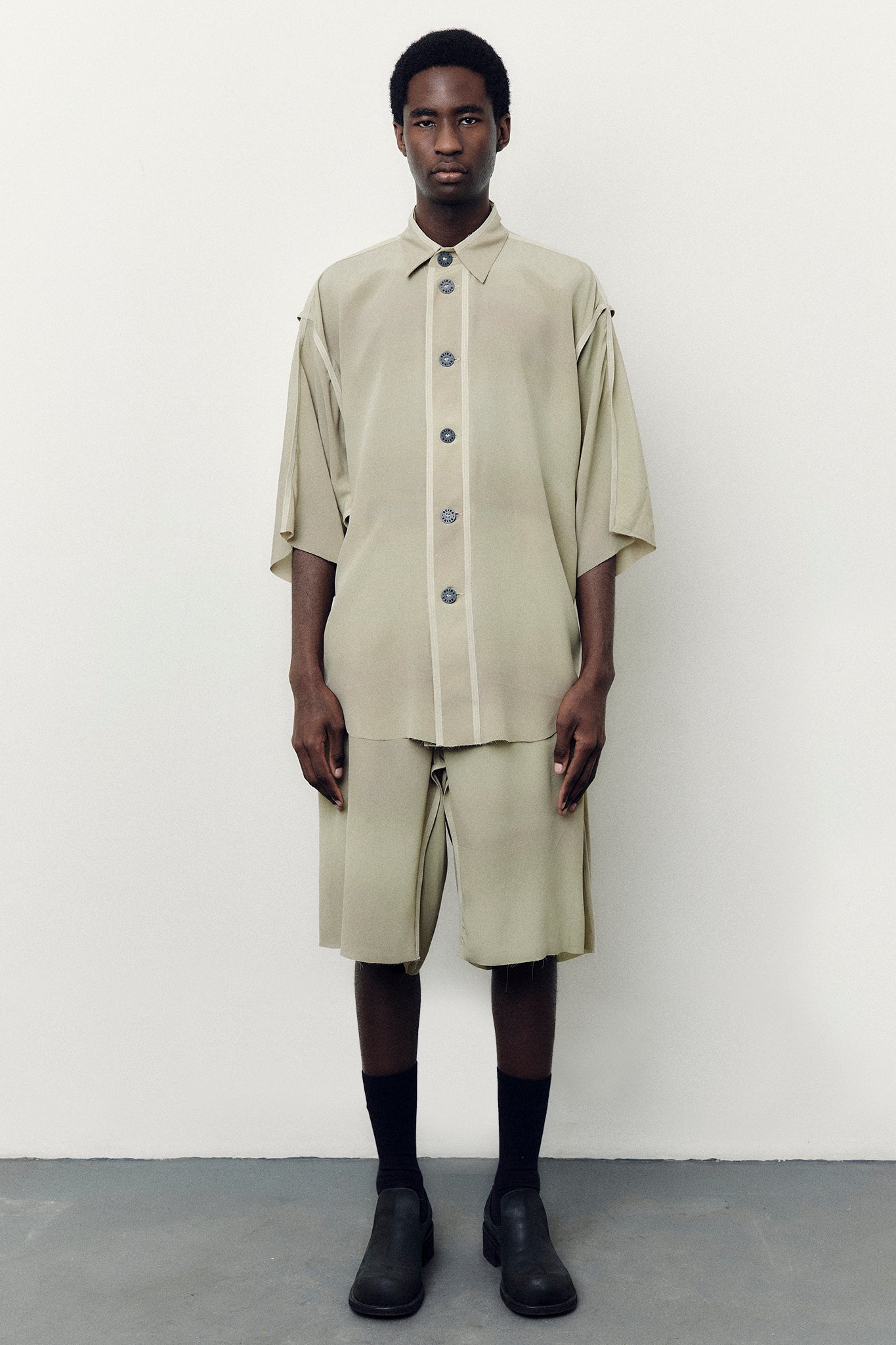 Camisa Oversized em Seda - Verde Tingido