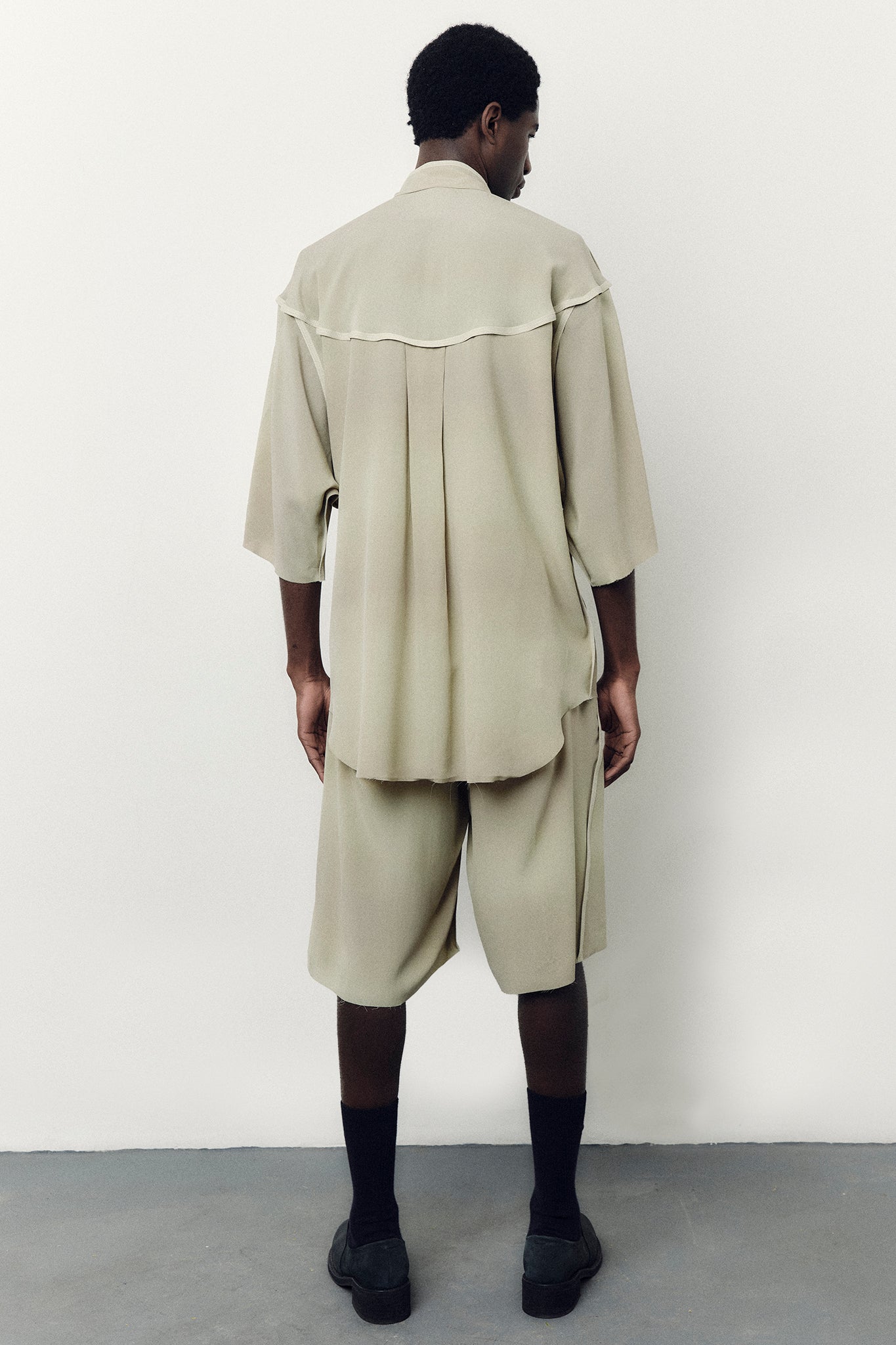 Camisa Oversized em Seda - Verde Tingido