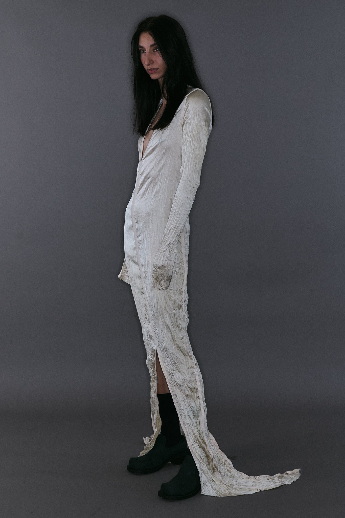 Maxi Vestido Decote V em Seda Plissada - Off-White