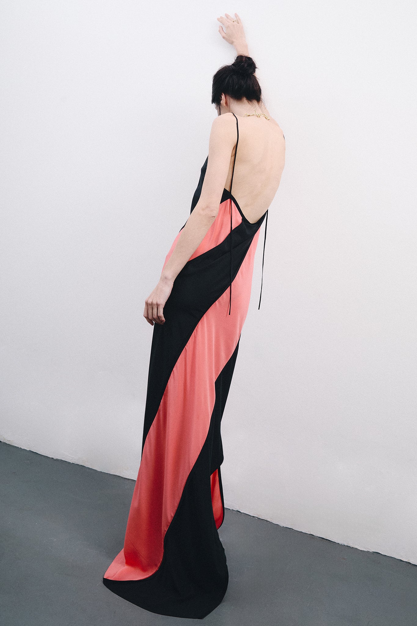 Vestido Espiral em Seda - Preto&Rosa