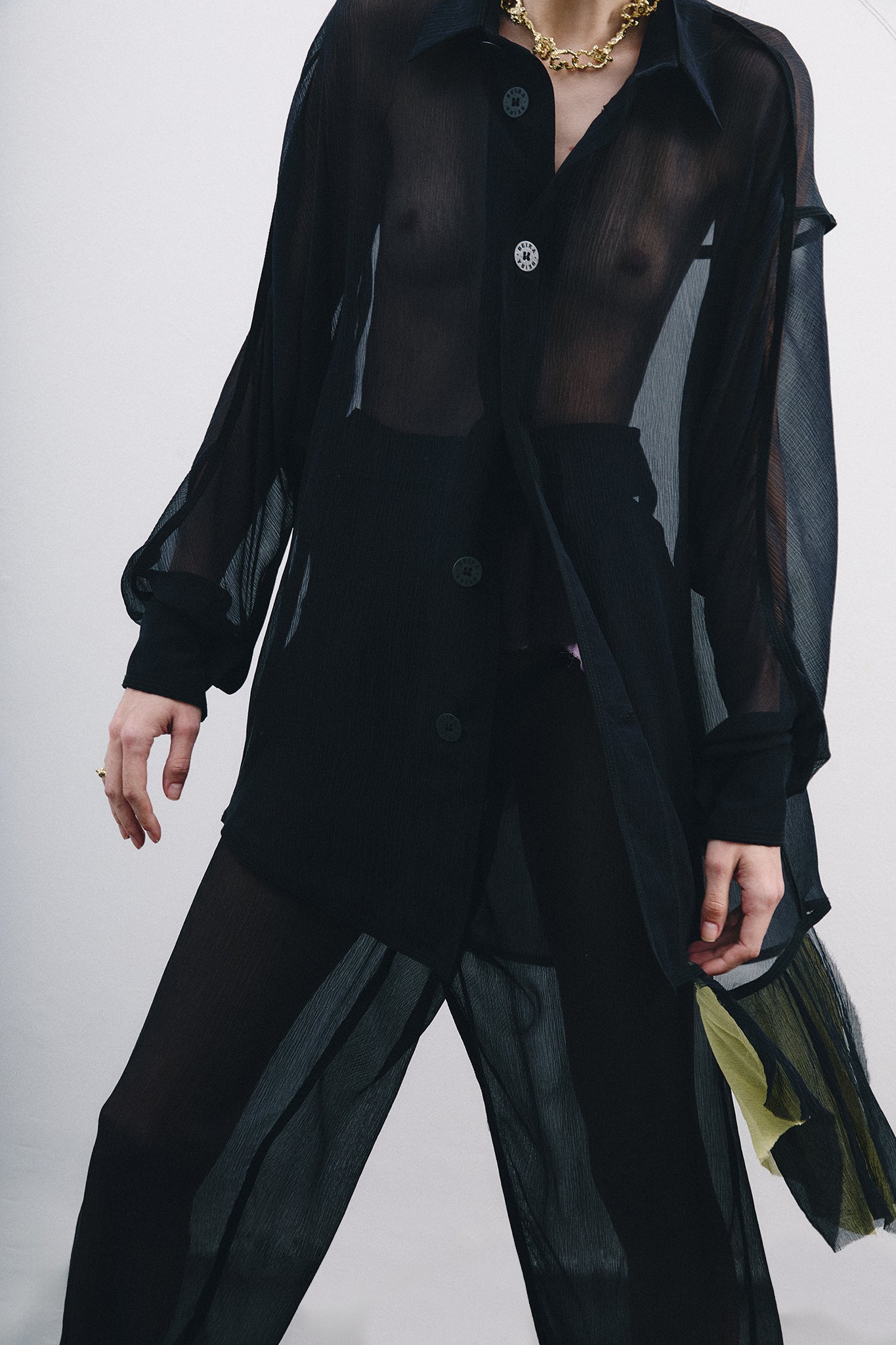 Camisa Pirata Detalhe Colorido em Seda Chiffon - Preto