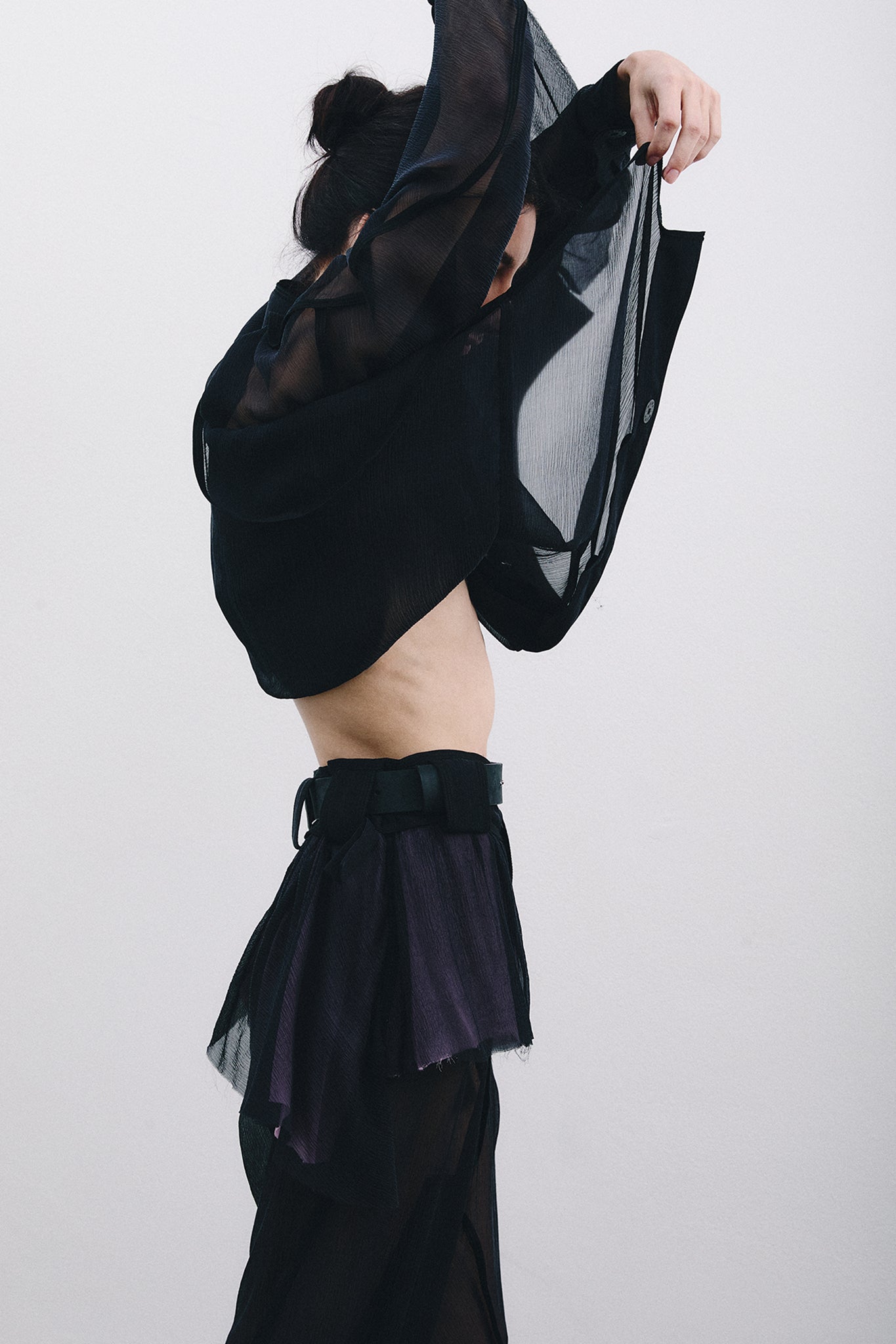 Calça Pirata Detalhe Colorido em Seda Chiffon - Preto