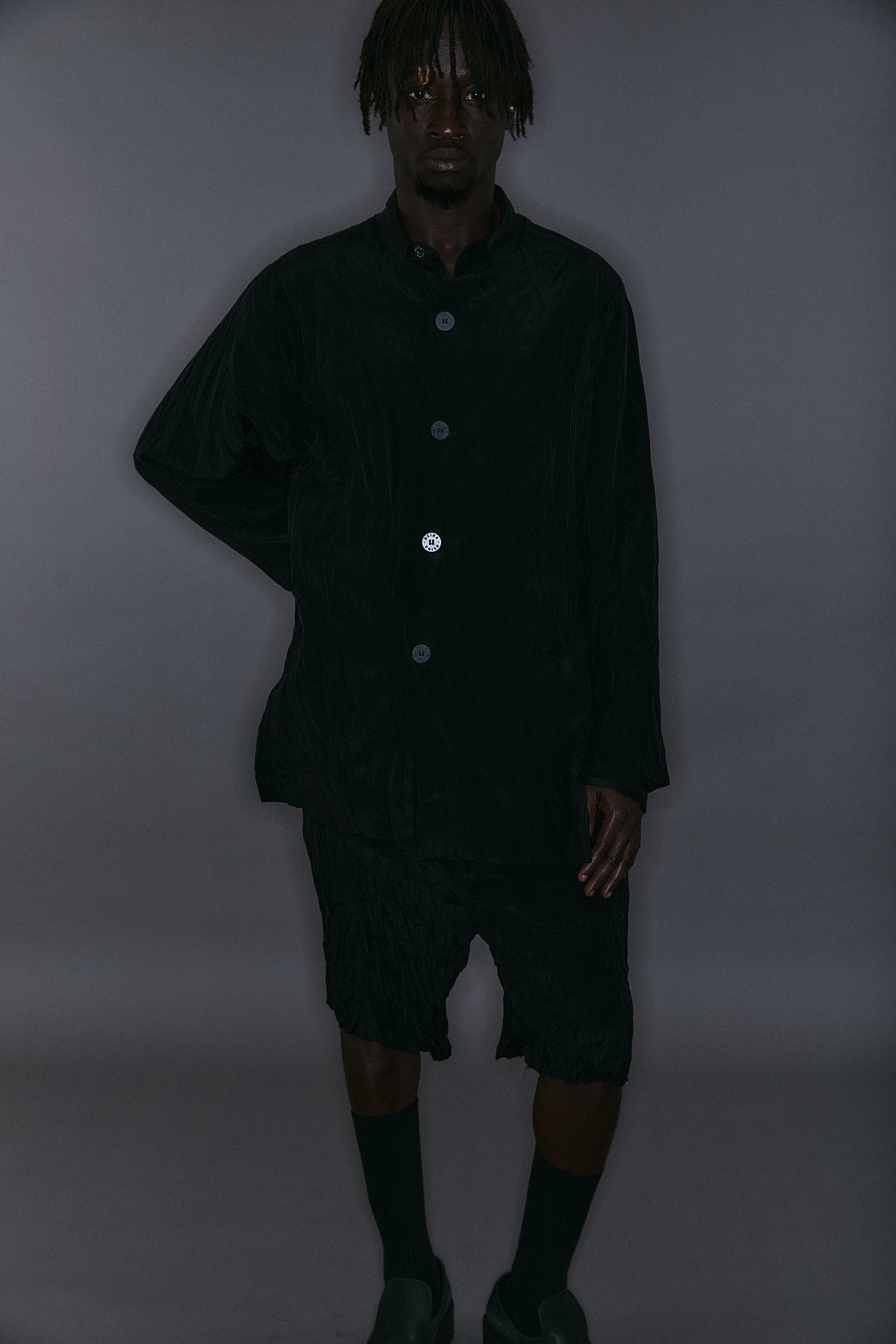 Blazer Plissado com Abotoamento Simples - Preto