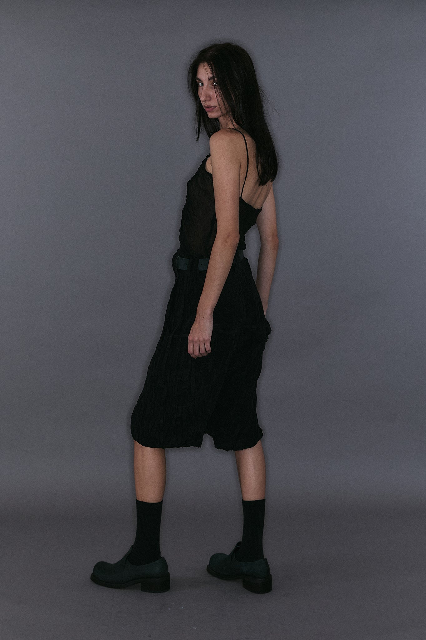 Top Alça Decote V em Seda Plissada - Preto