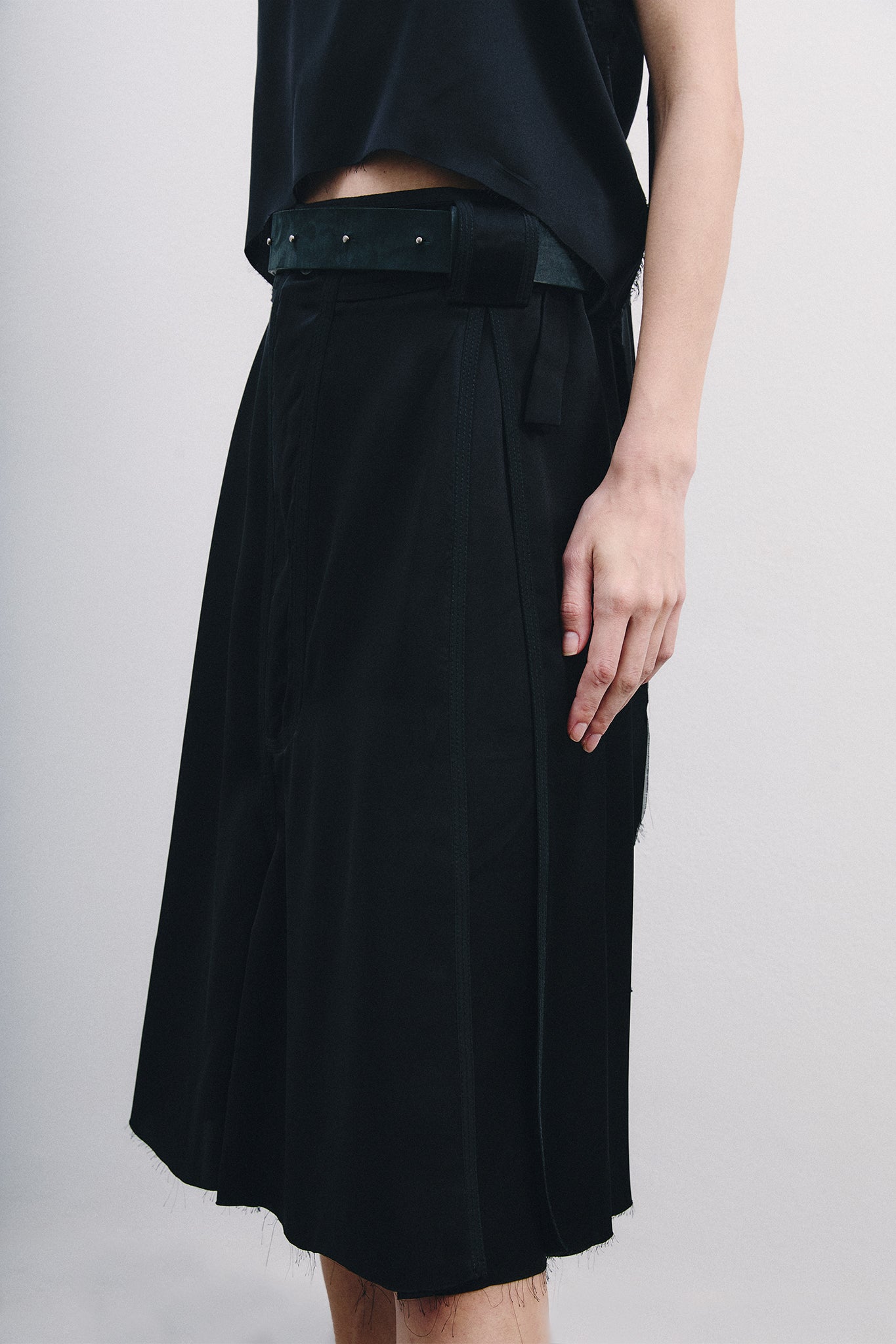 Bermuda Prega Única em Seda - Preto