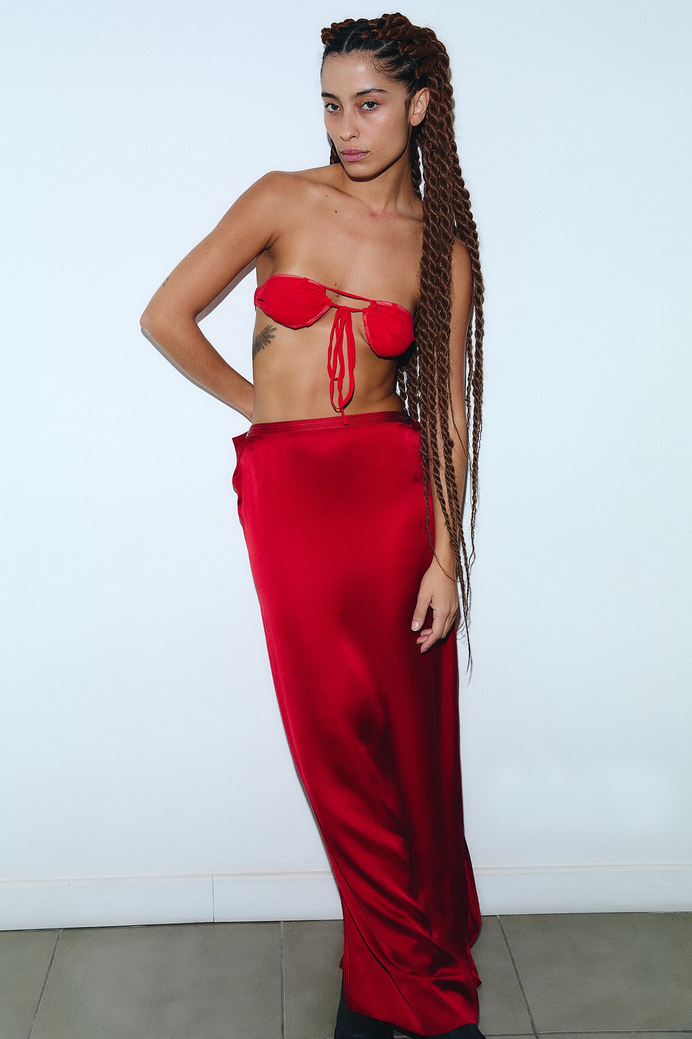 Saia Lápis Longa Seda Cetim - Vermelho
