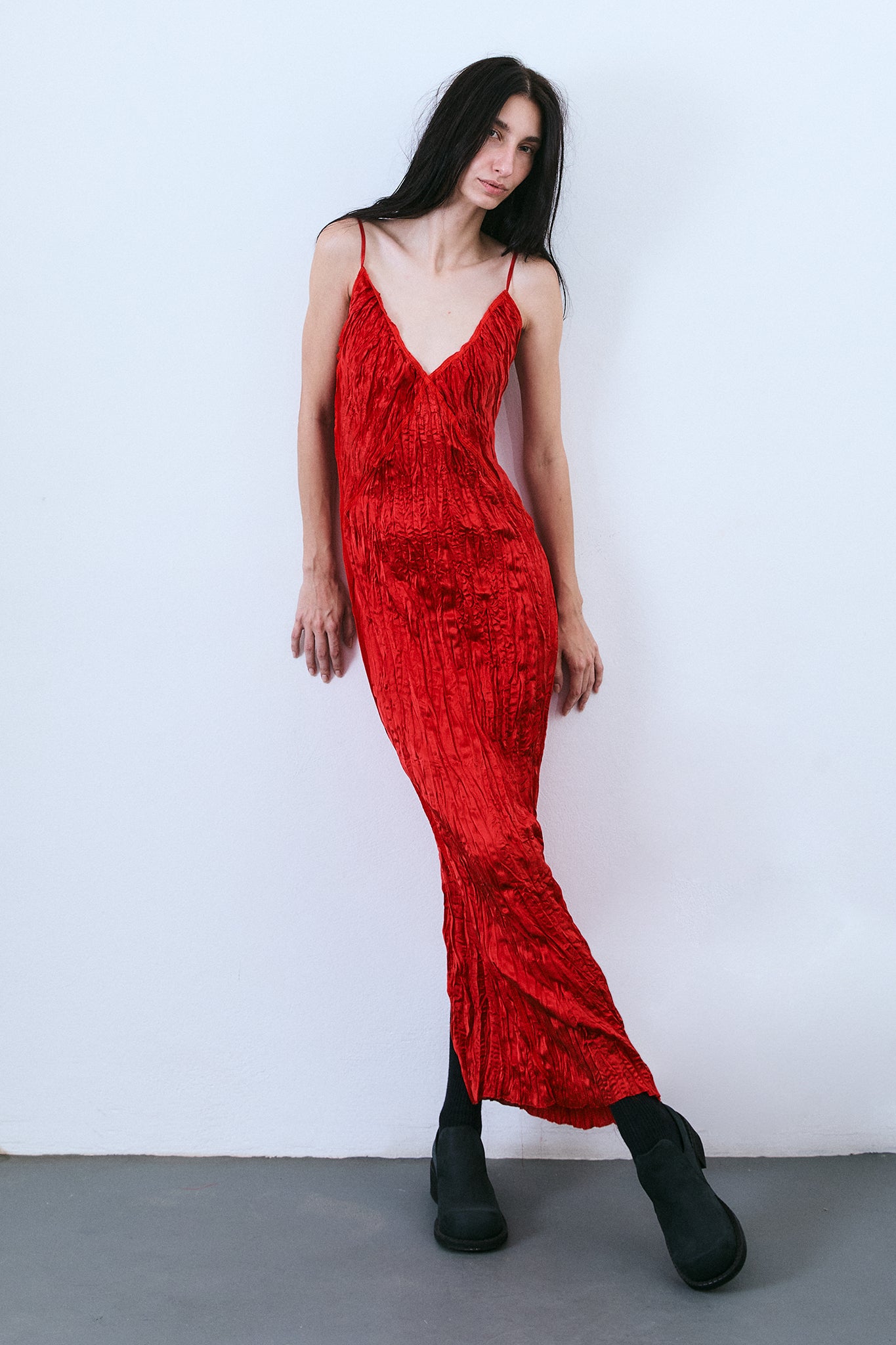 Vestido Decote V de Seda Plissado - Vermelho