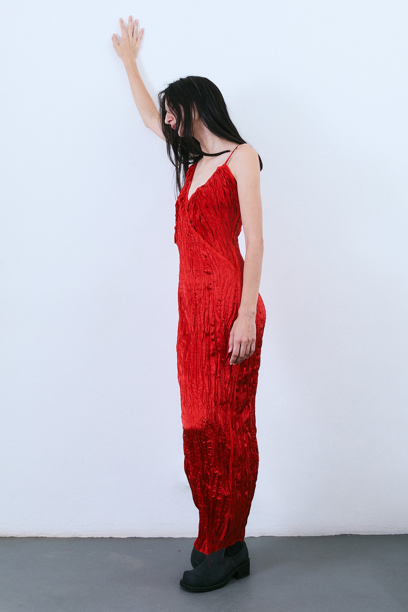 Vestido Decote V de Seda Plissado - Vermelho