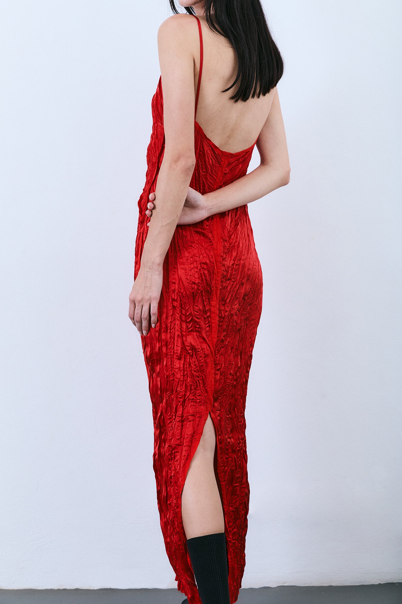 Vestido Decote V de Seda Plissado - Vermelho