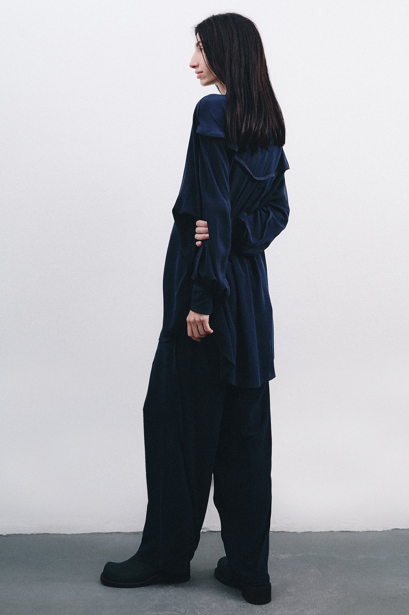 Calça Cós Ajustável em Seda - Azul Marinho