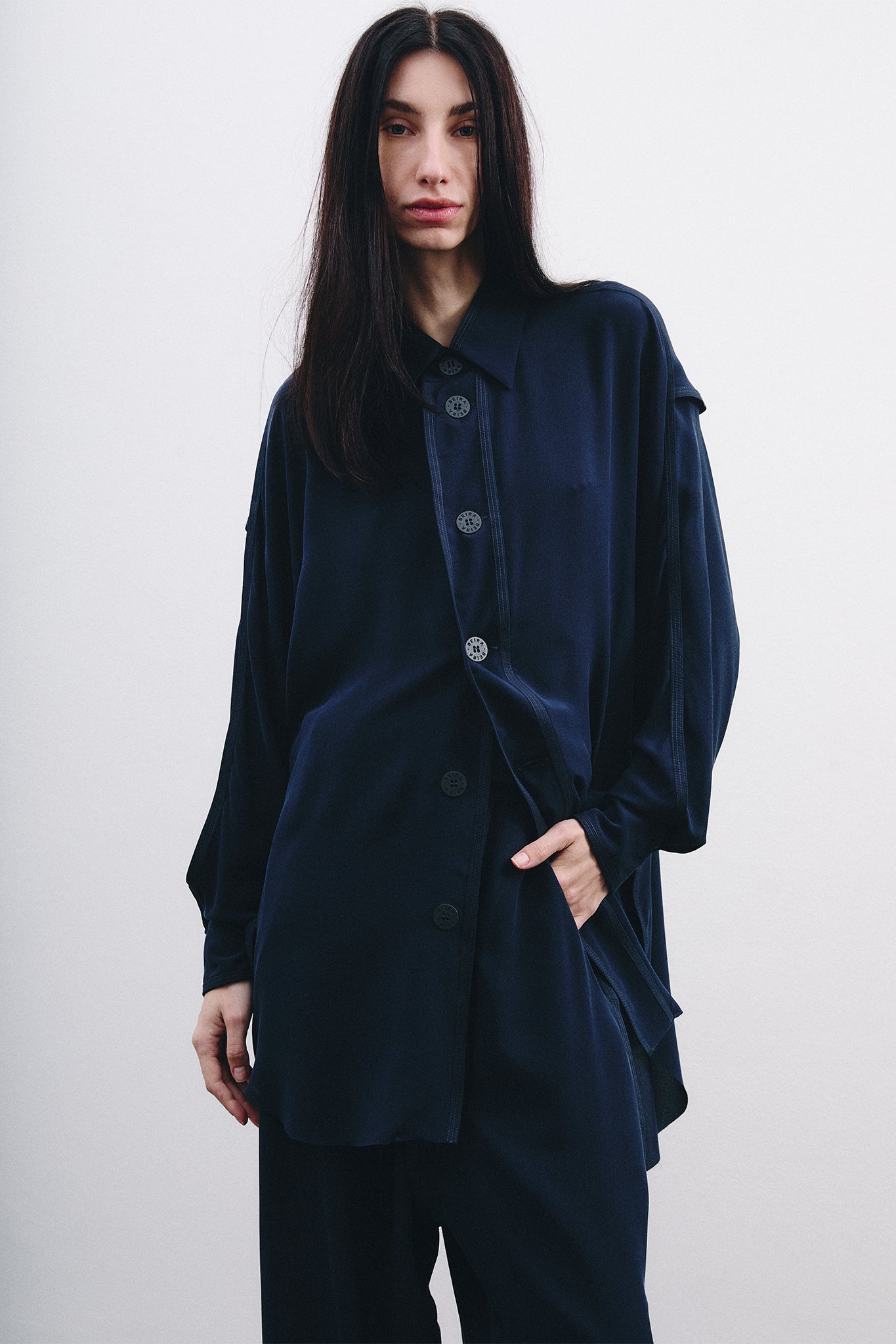 Calça Cós Ajustável em Seda - Azul Marinho