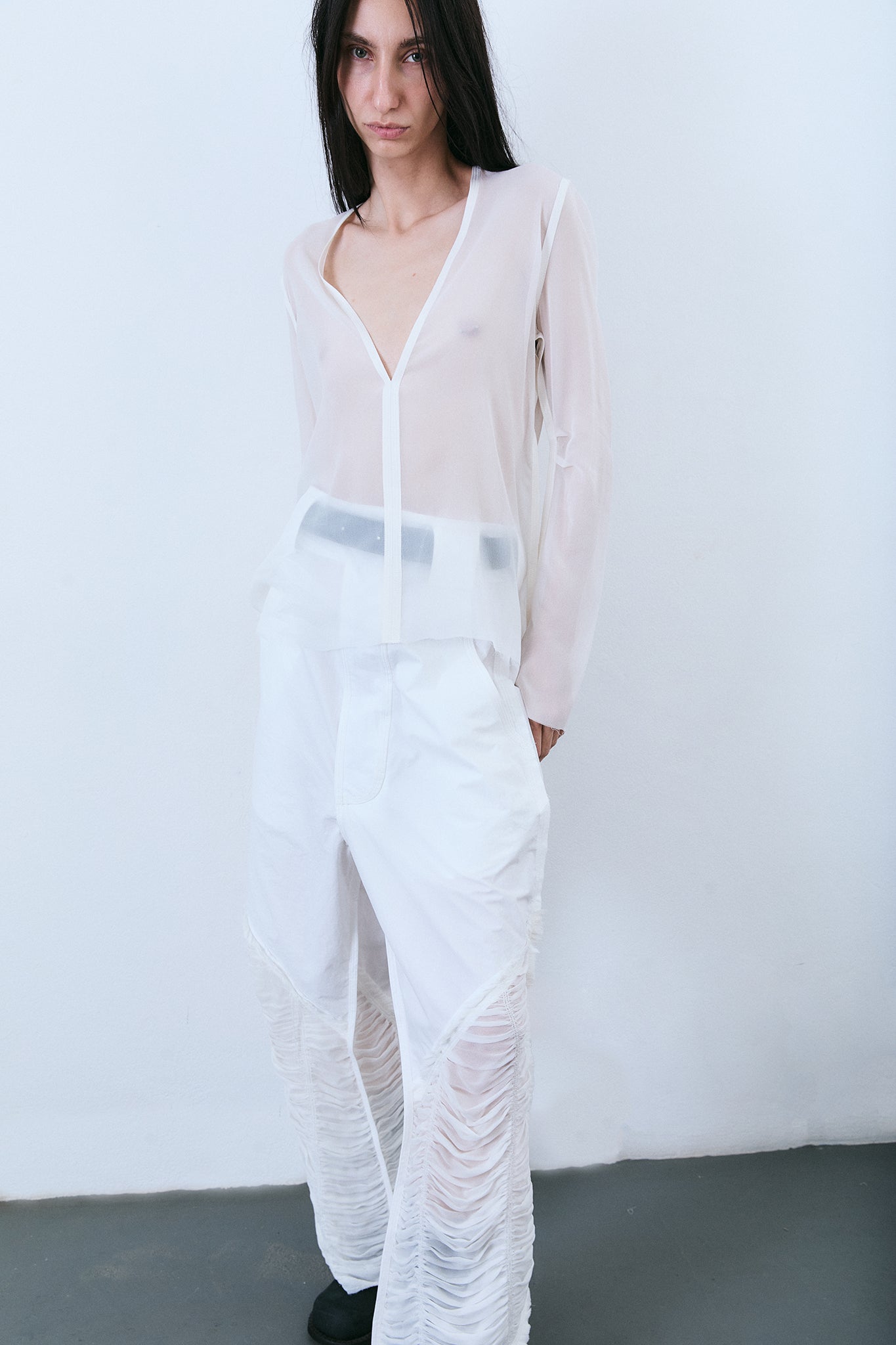 Blusa Slim de Seda Decote V - Branco