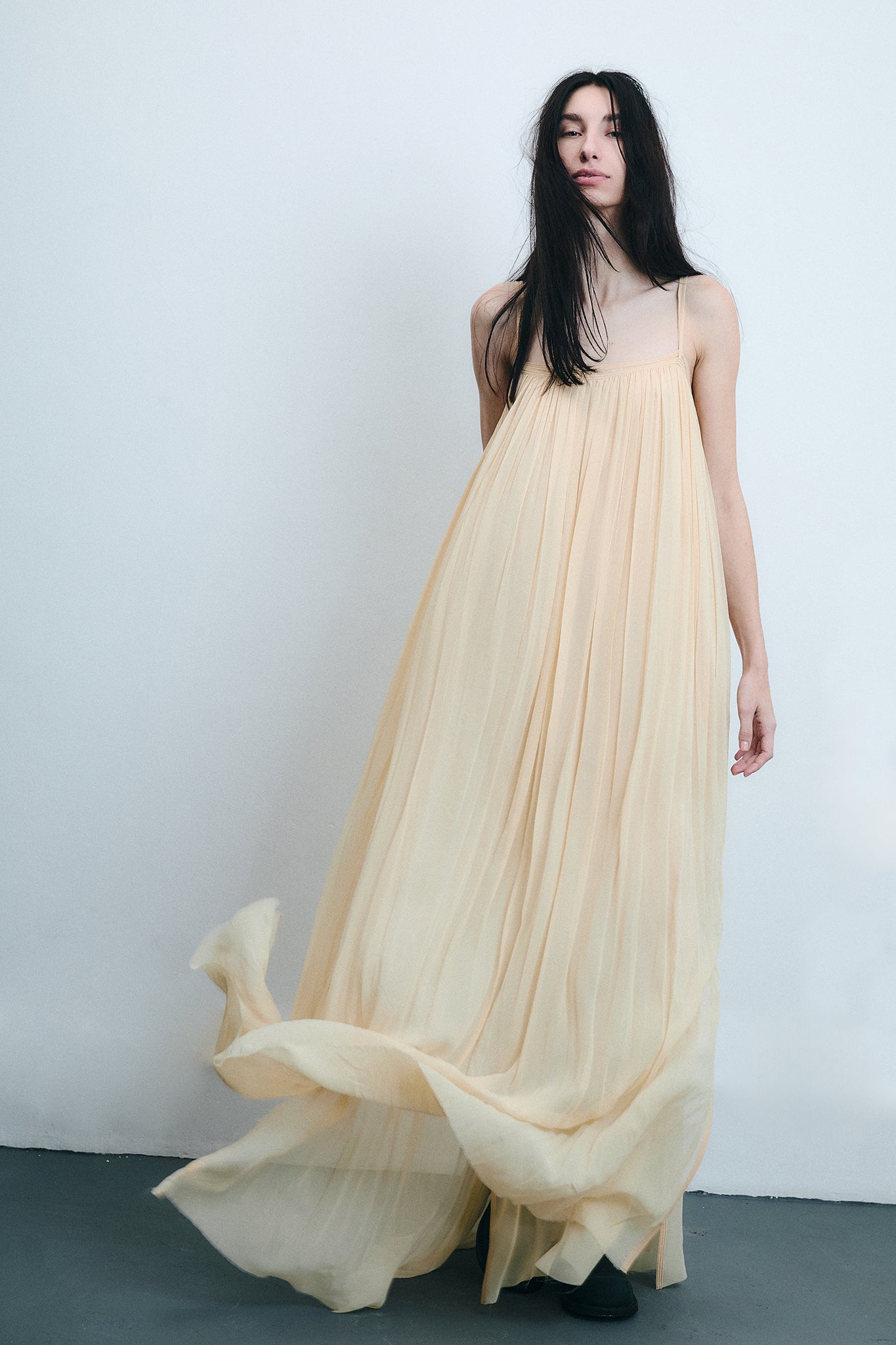 Vestido Maxi em Seda Franzida - Bege Claro