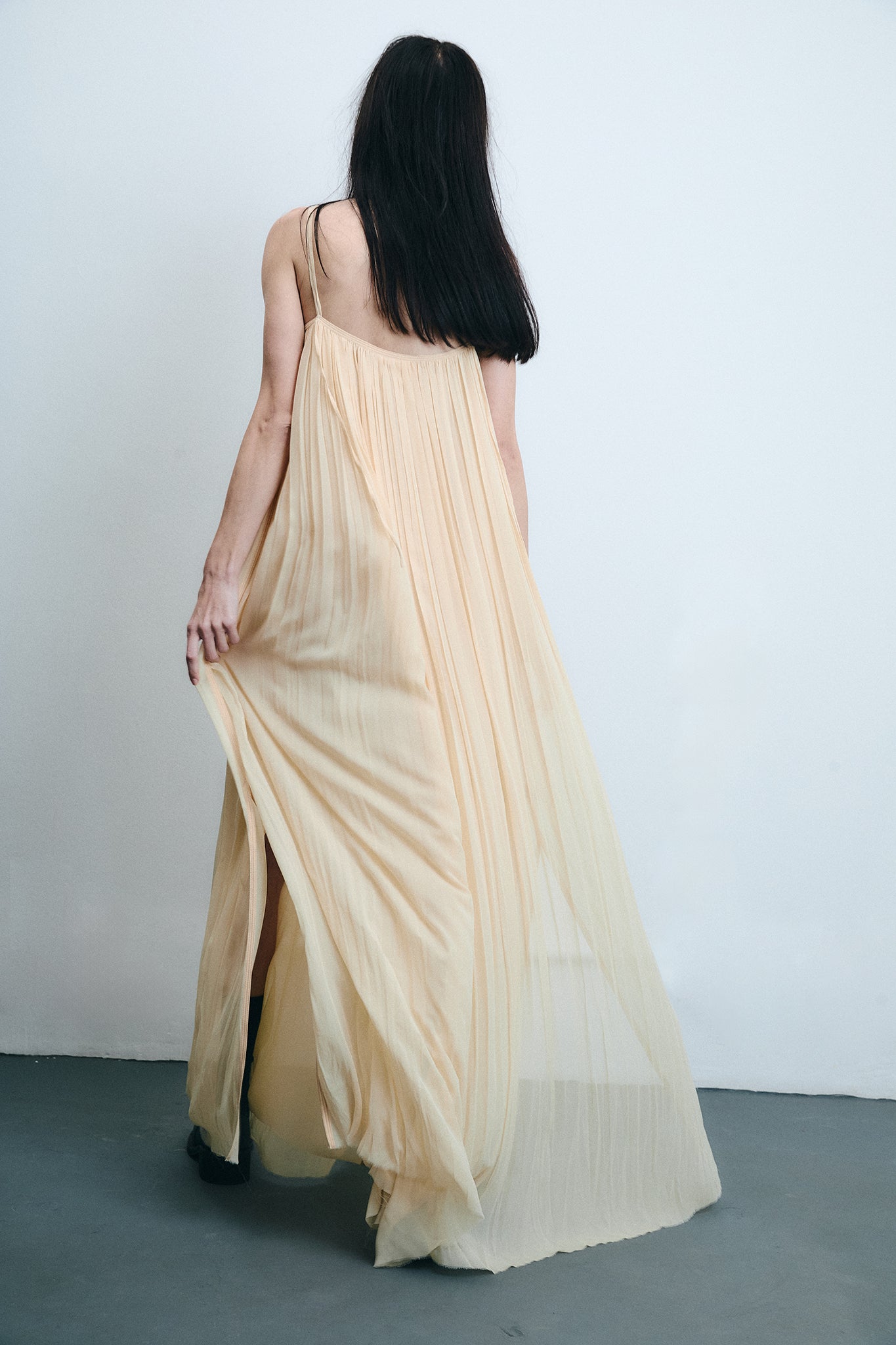 Vestido Maxi em Seda Franzida - Bege Claro