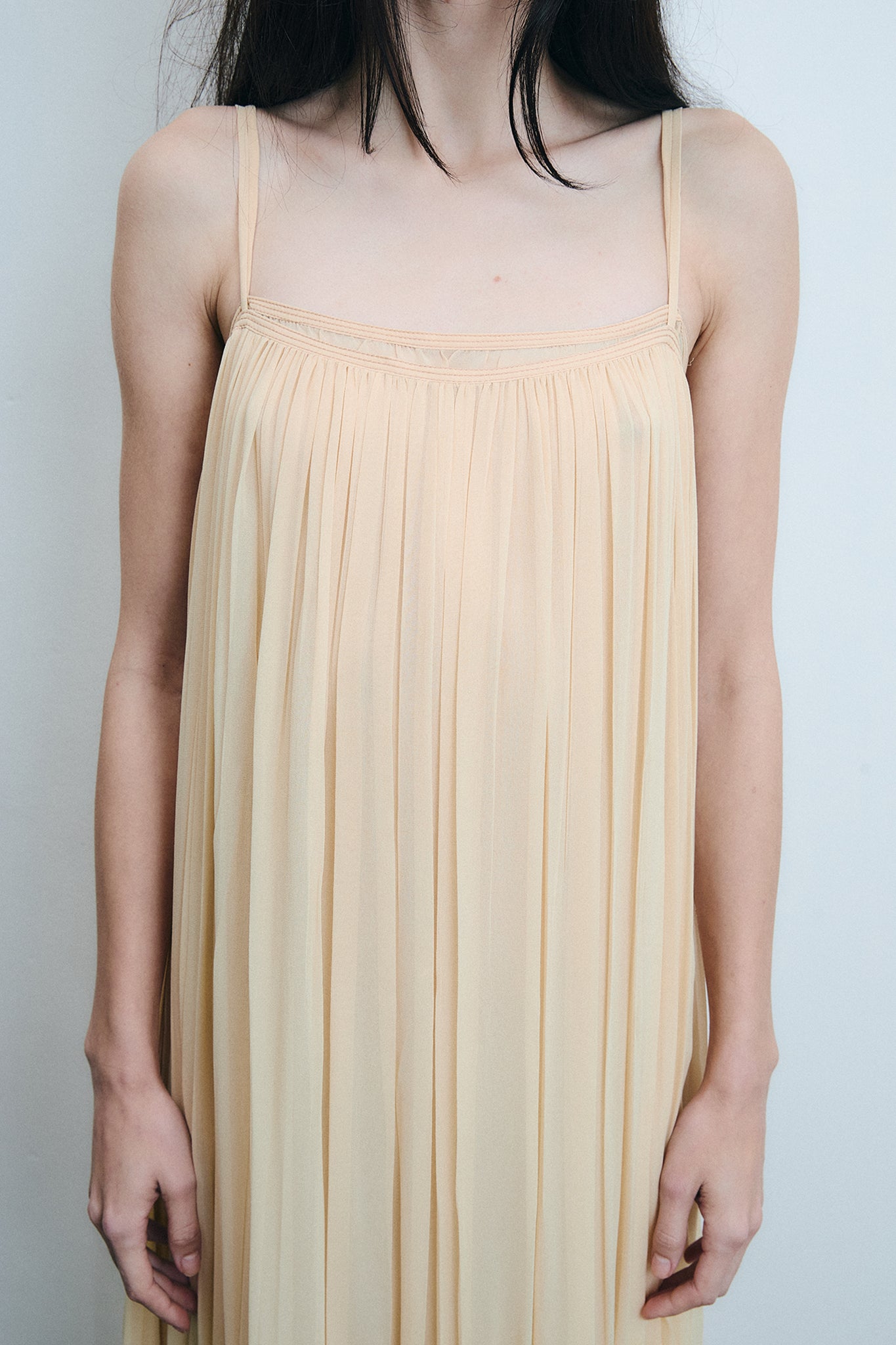 Vestido Maxi em Seda Franzida - Bege Claro