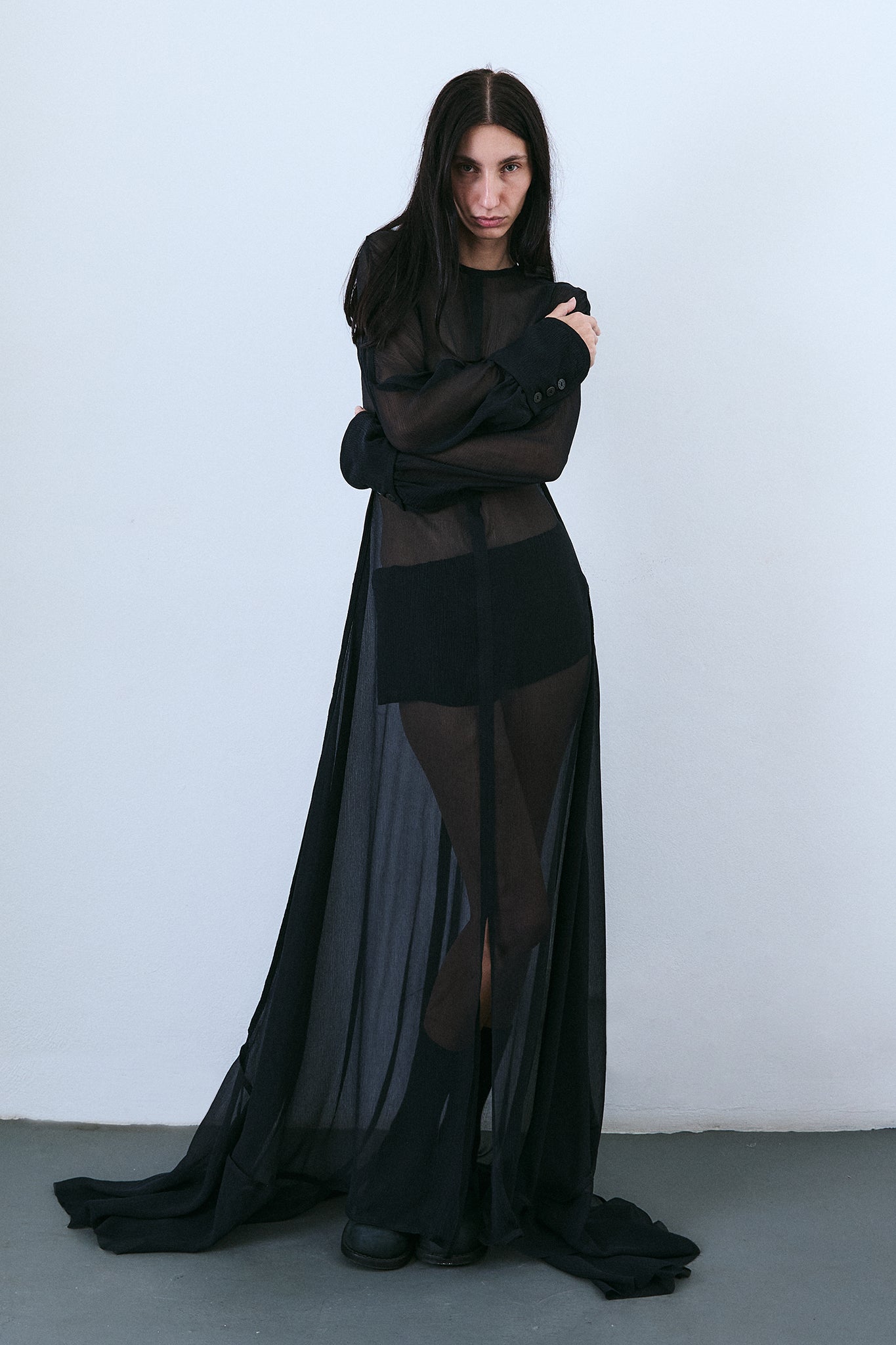 Vestido Raglan em Seda com Cauda - Preto