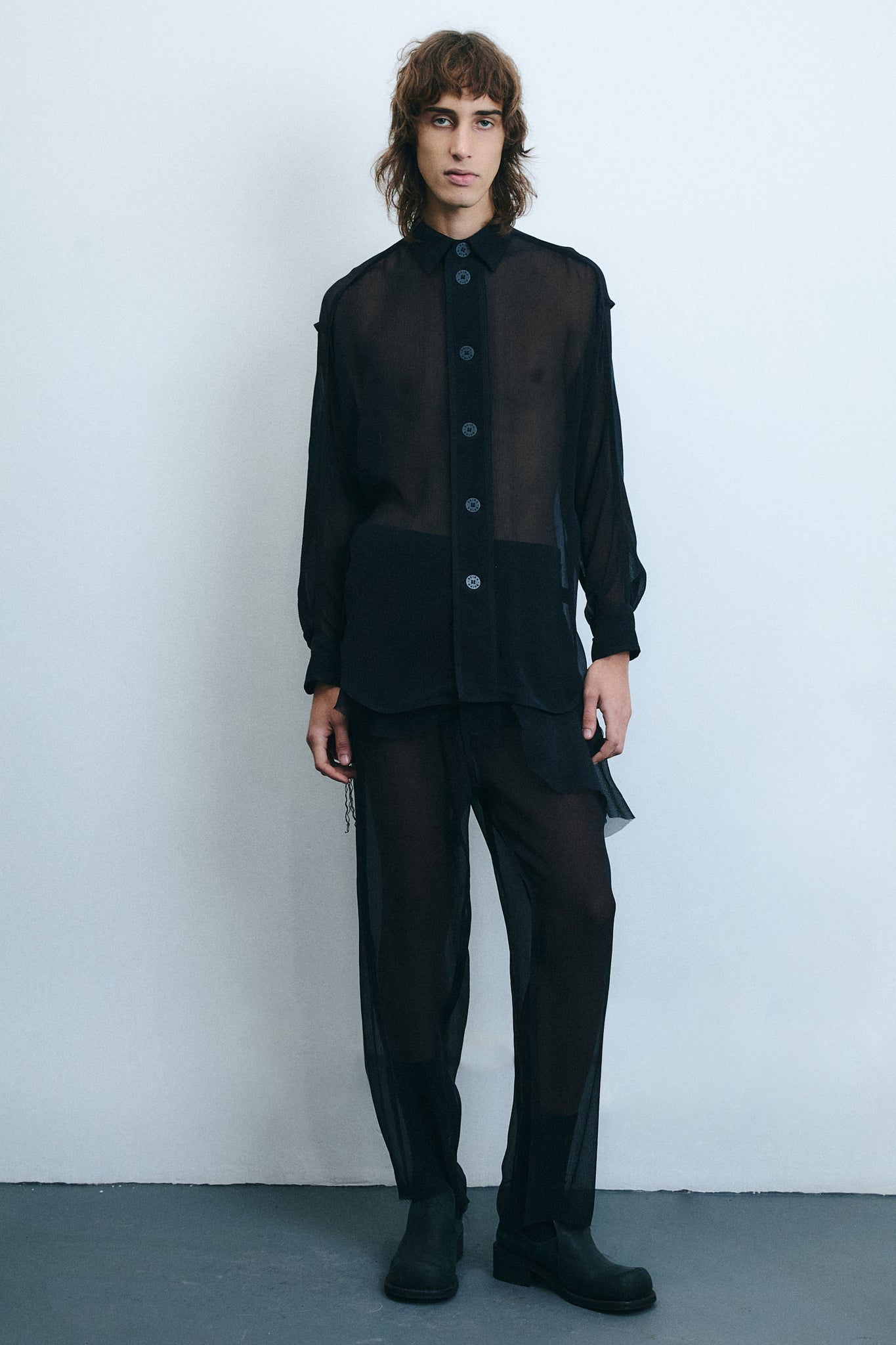 Calça Pirata em Seda Chiffon - Preto