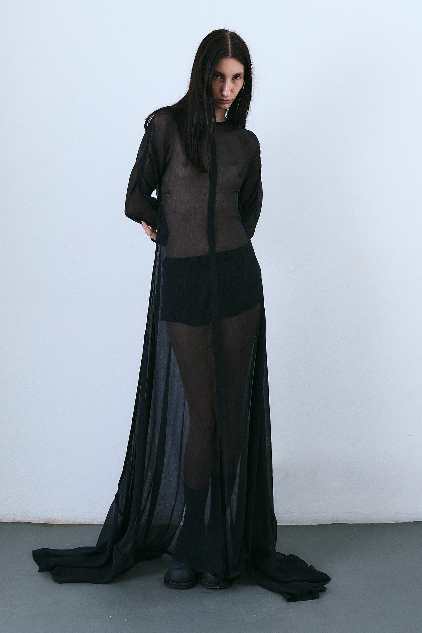 Vestido Raglan em Seda com Cauda - Preto