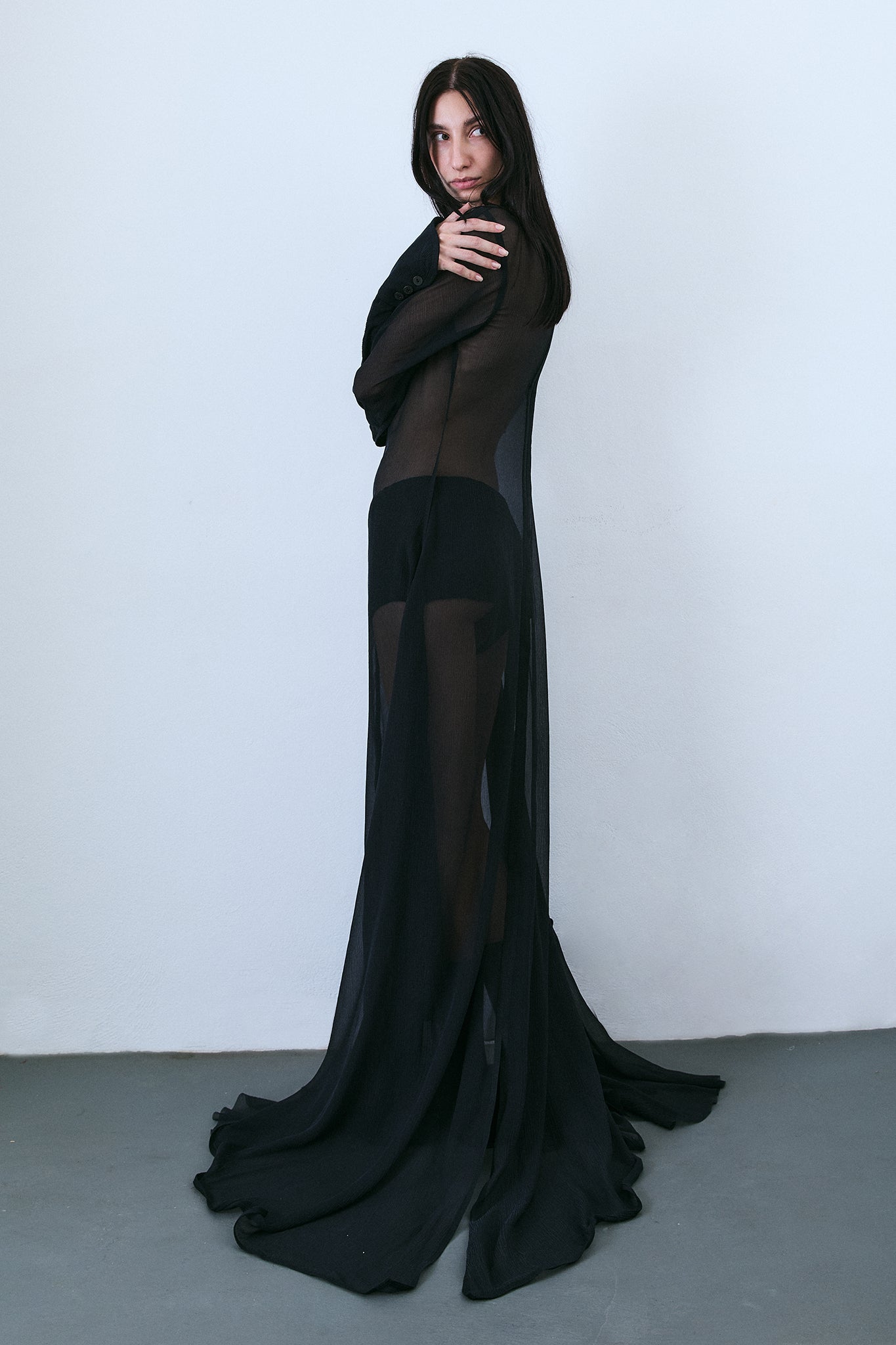 Vestido Raglan em Seda com Cauda - Preto