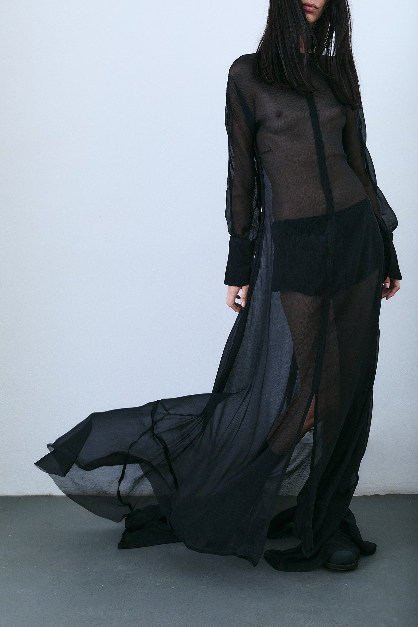Vestido Raglan em Seda com Cauda - Preto