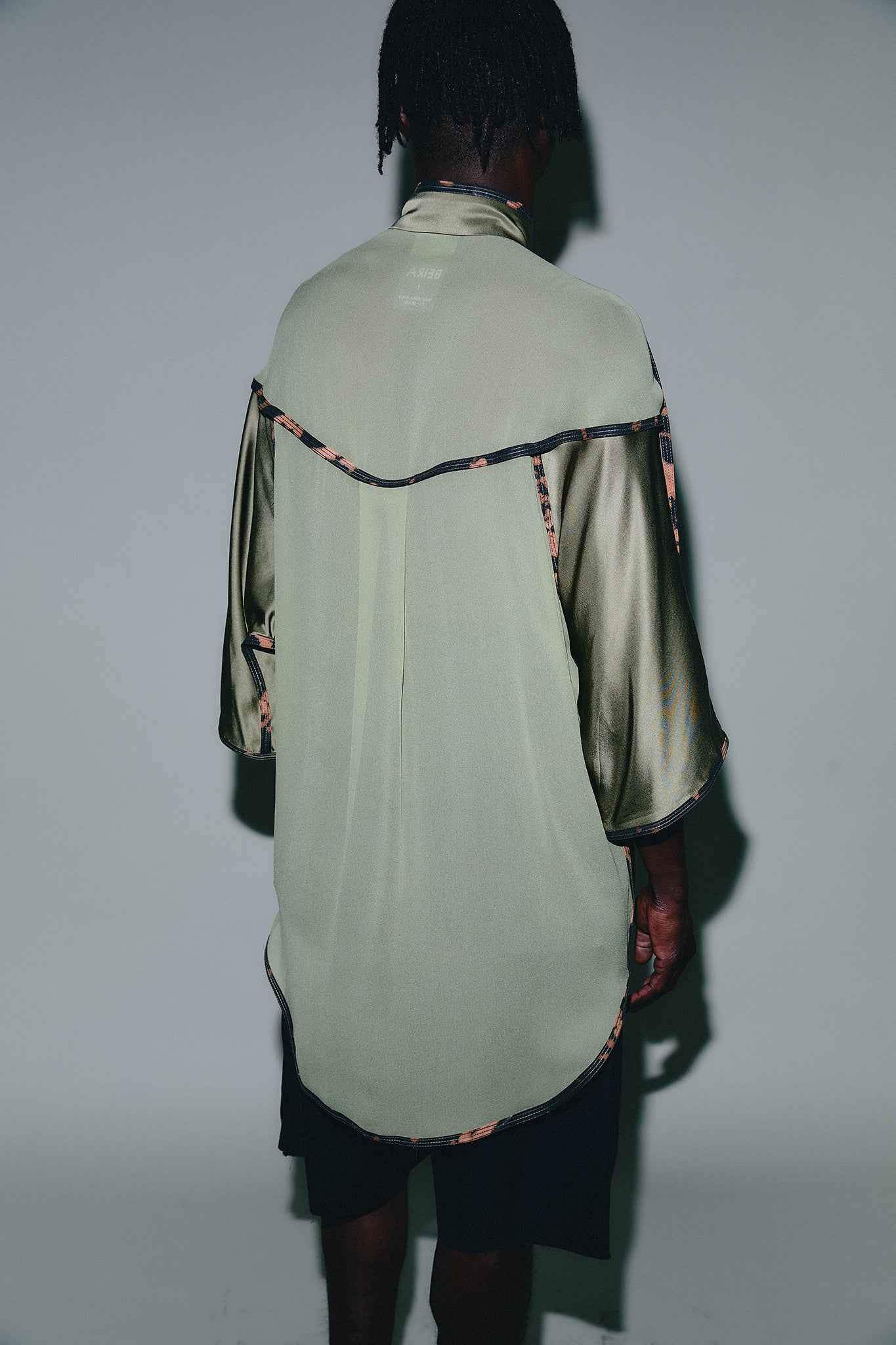 Camisa Botão Seda - Oliva