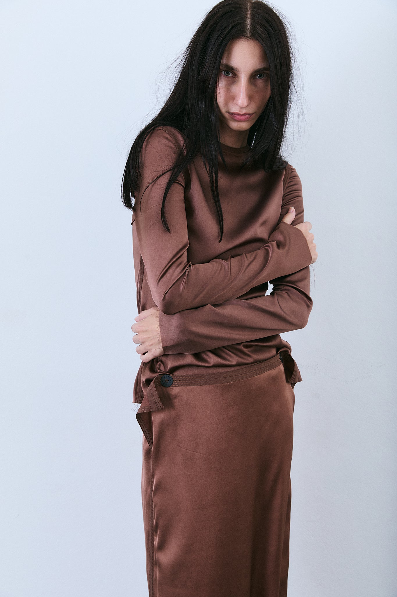 Blusa Slim de Seda Cetim - Marrom