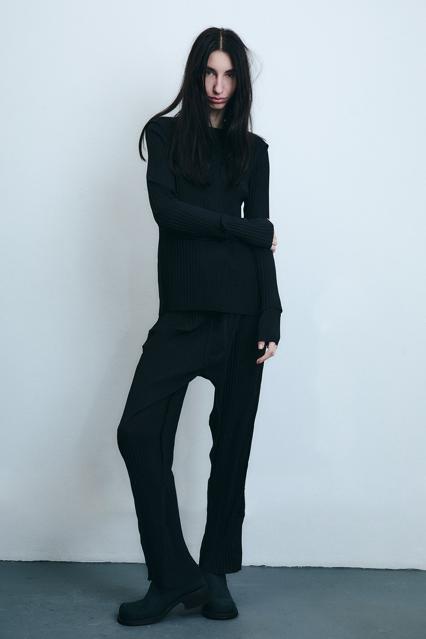 Calça Mara em Seda Plissada - Preto