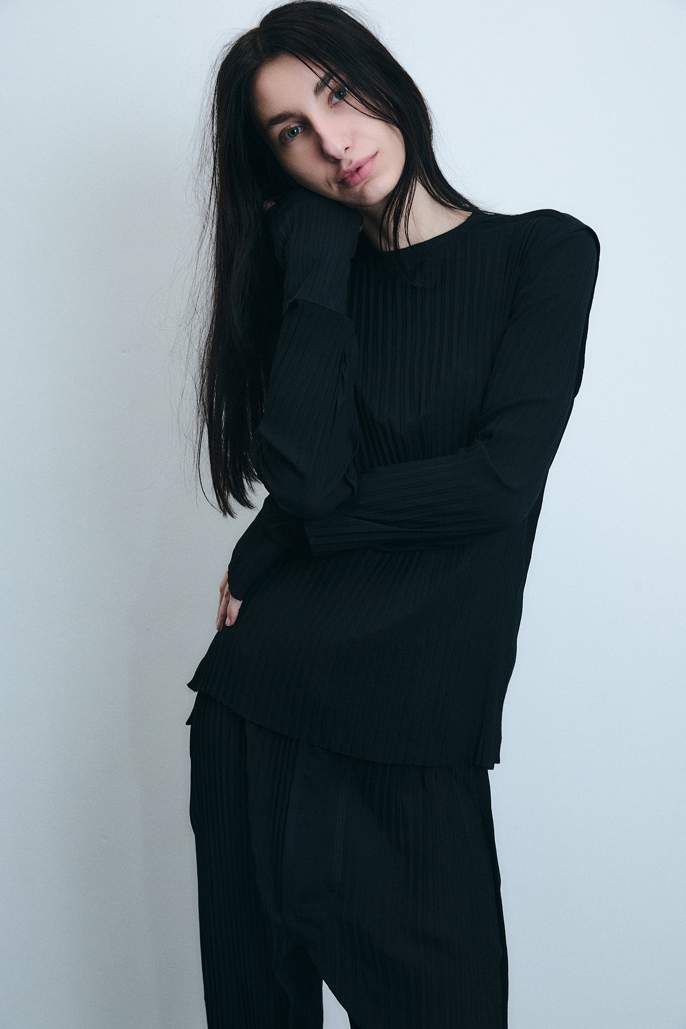 Calça Mara em Seda Plissada - Preto