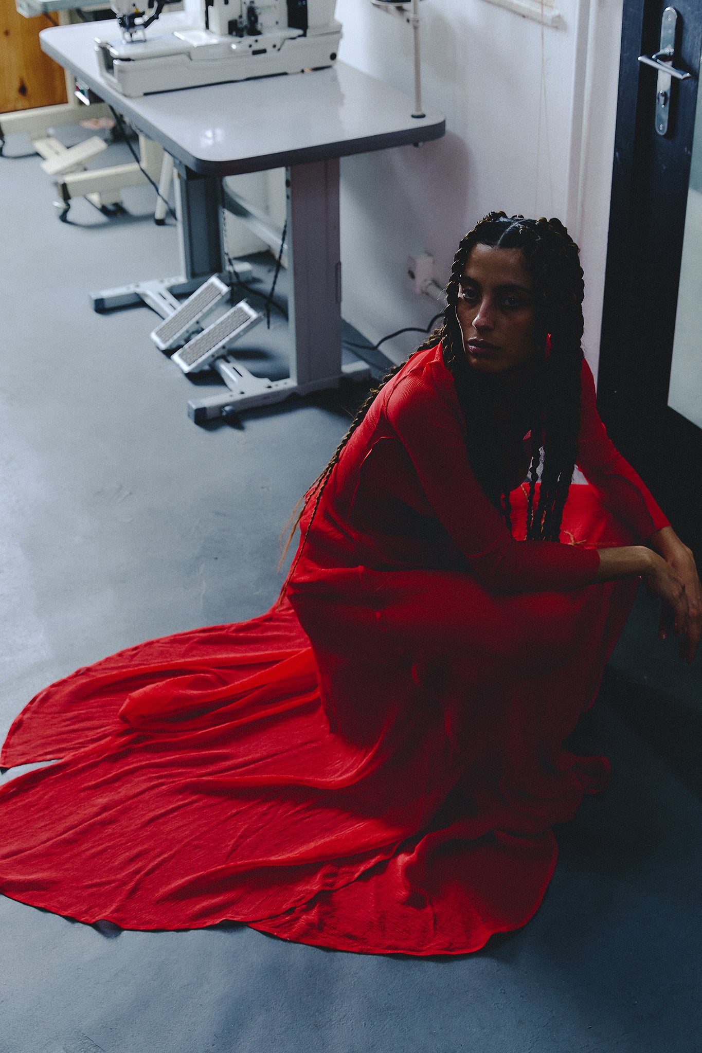 Maxi Vestido com Cauda de Seda Chiffon - Vermelho
