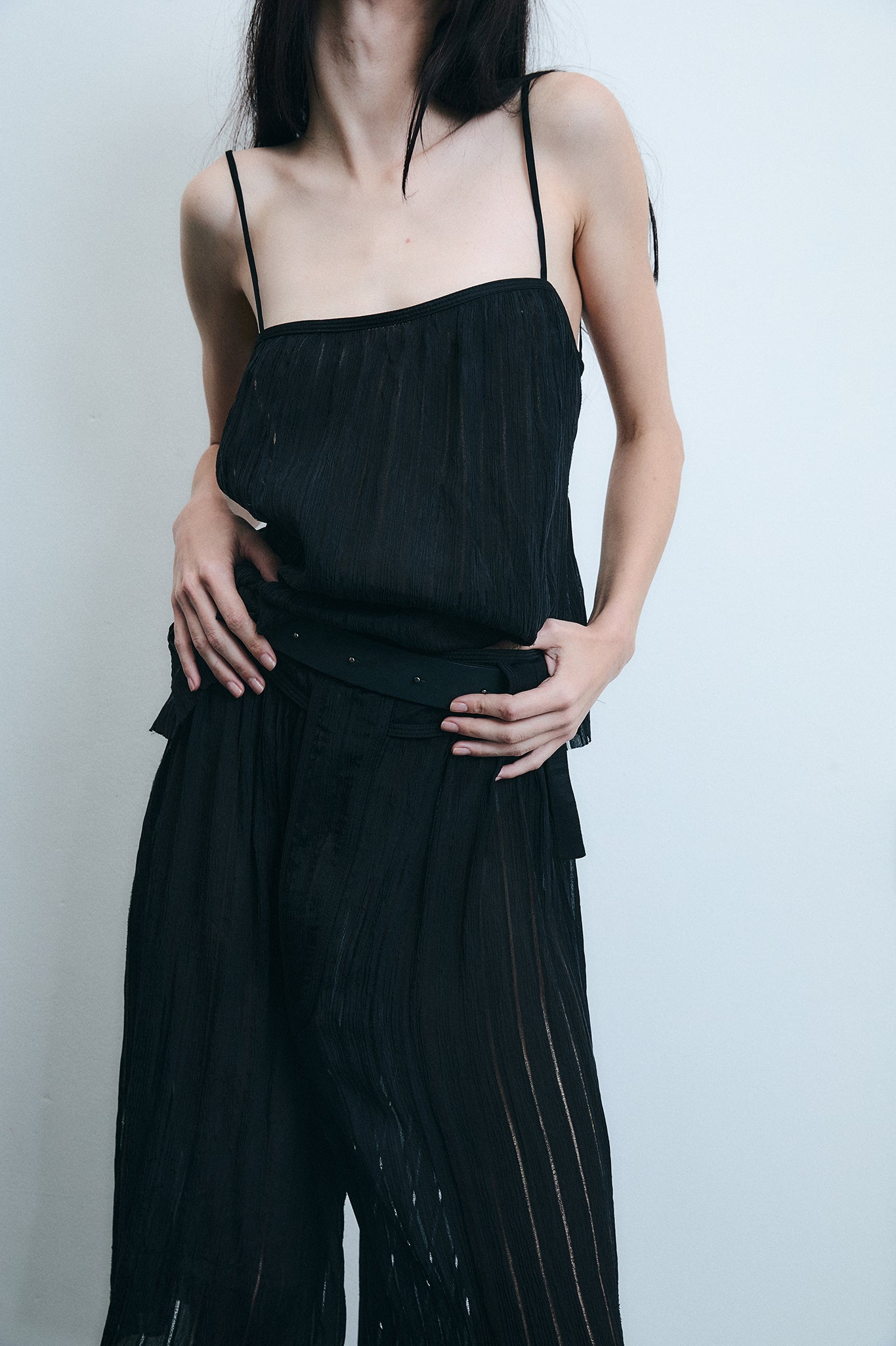 Top Decote Costas em Seda Texturizada - Preto