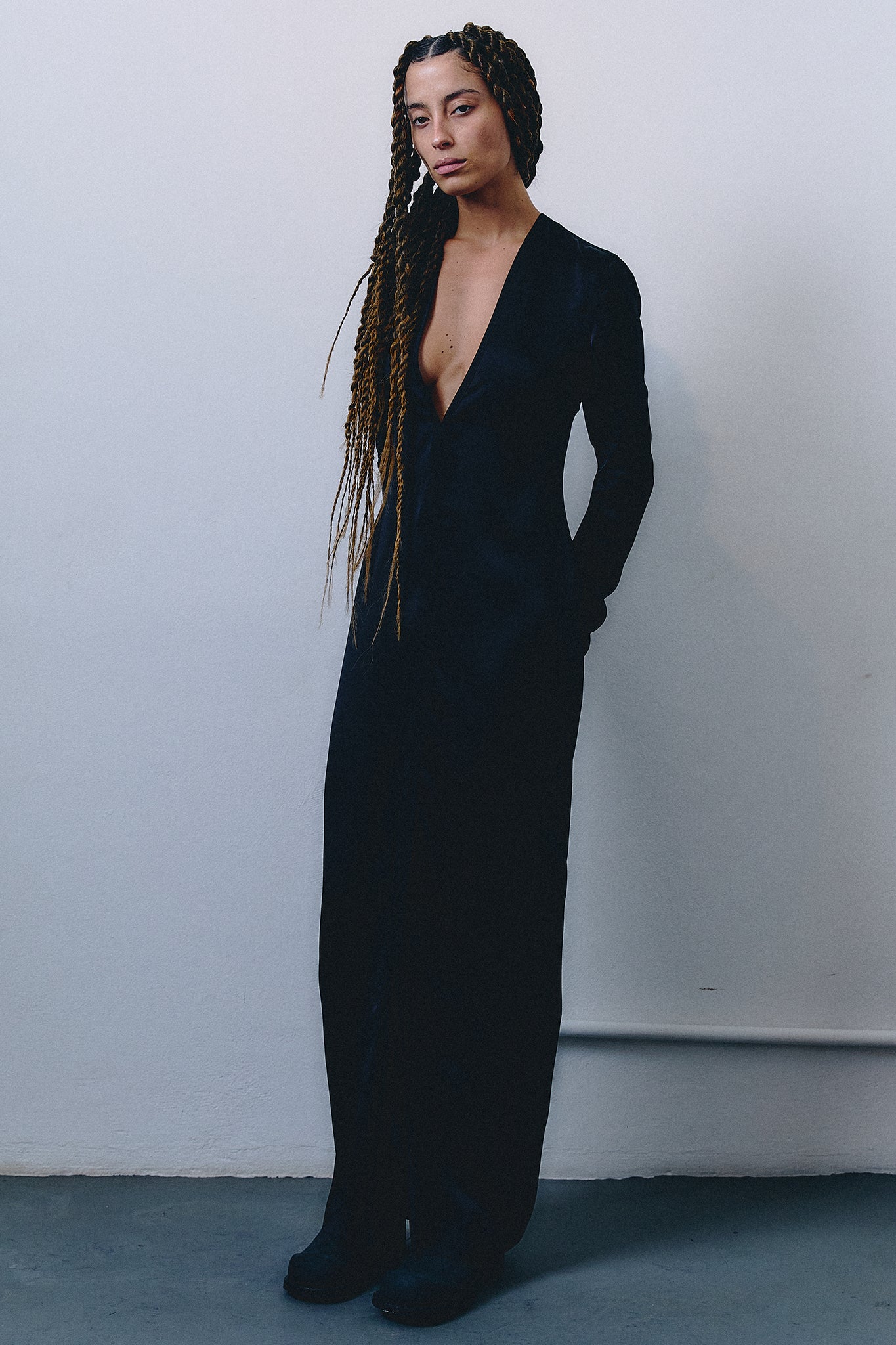 Maxi Vestido Decote V Seda Cetim - Preto
