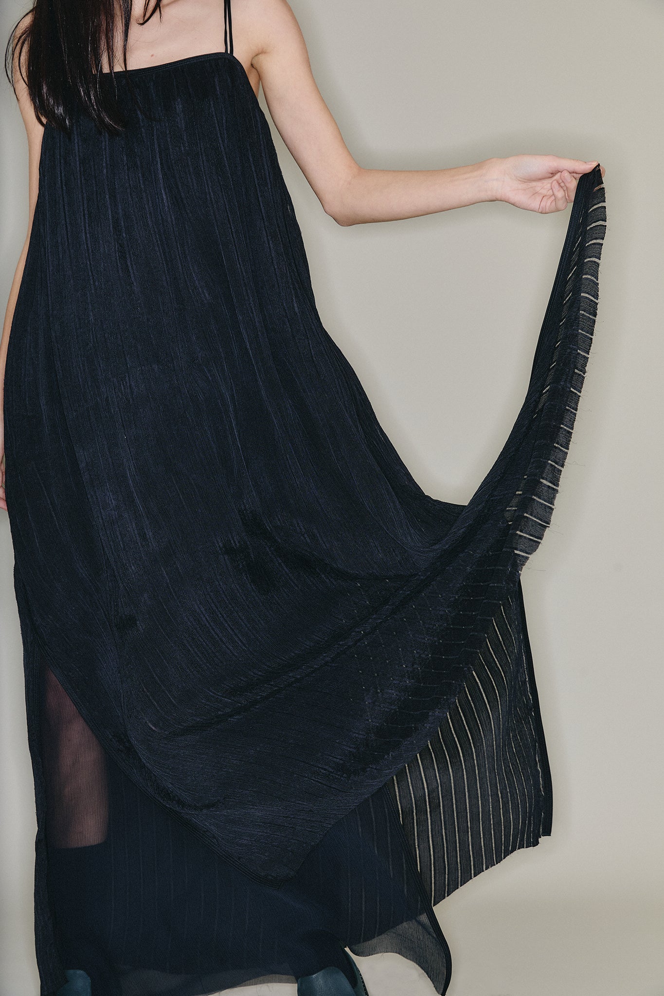Vestido Maxi em Seda Franzida – Preto