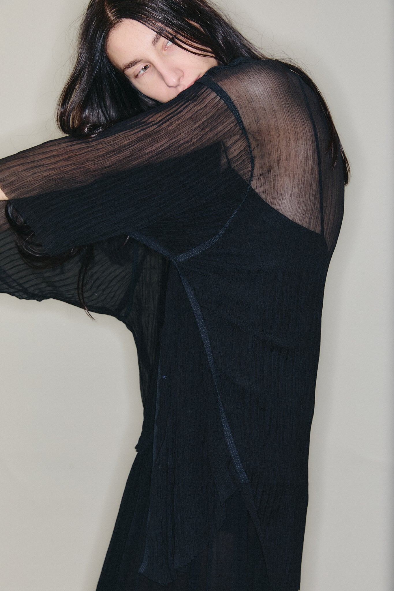 Camisa Manga Curta em Seda Plissada - Preto